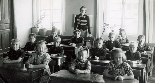 Lars-Erik i första klass, Ödestugu skola - 1943