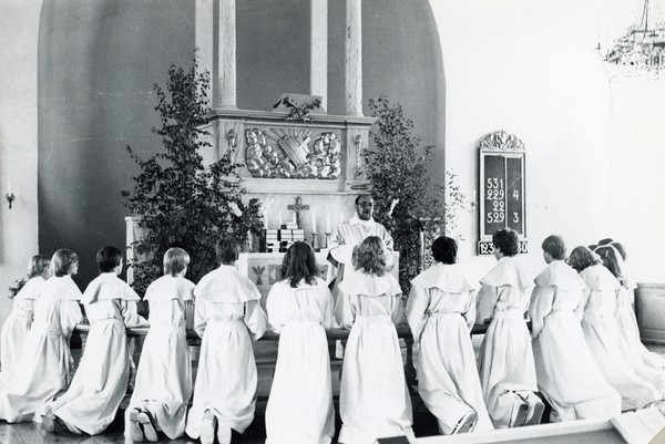 Konfirmation i Adelövs kyrka - 1982